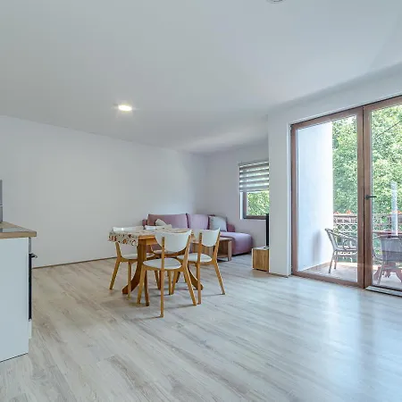 Hacijenda Πανσιόν