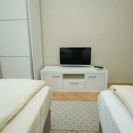 Hacijenda Πανσιόν Bajina Basta